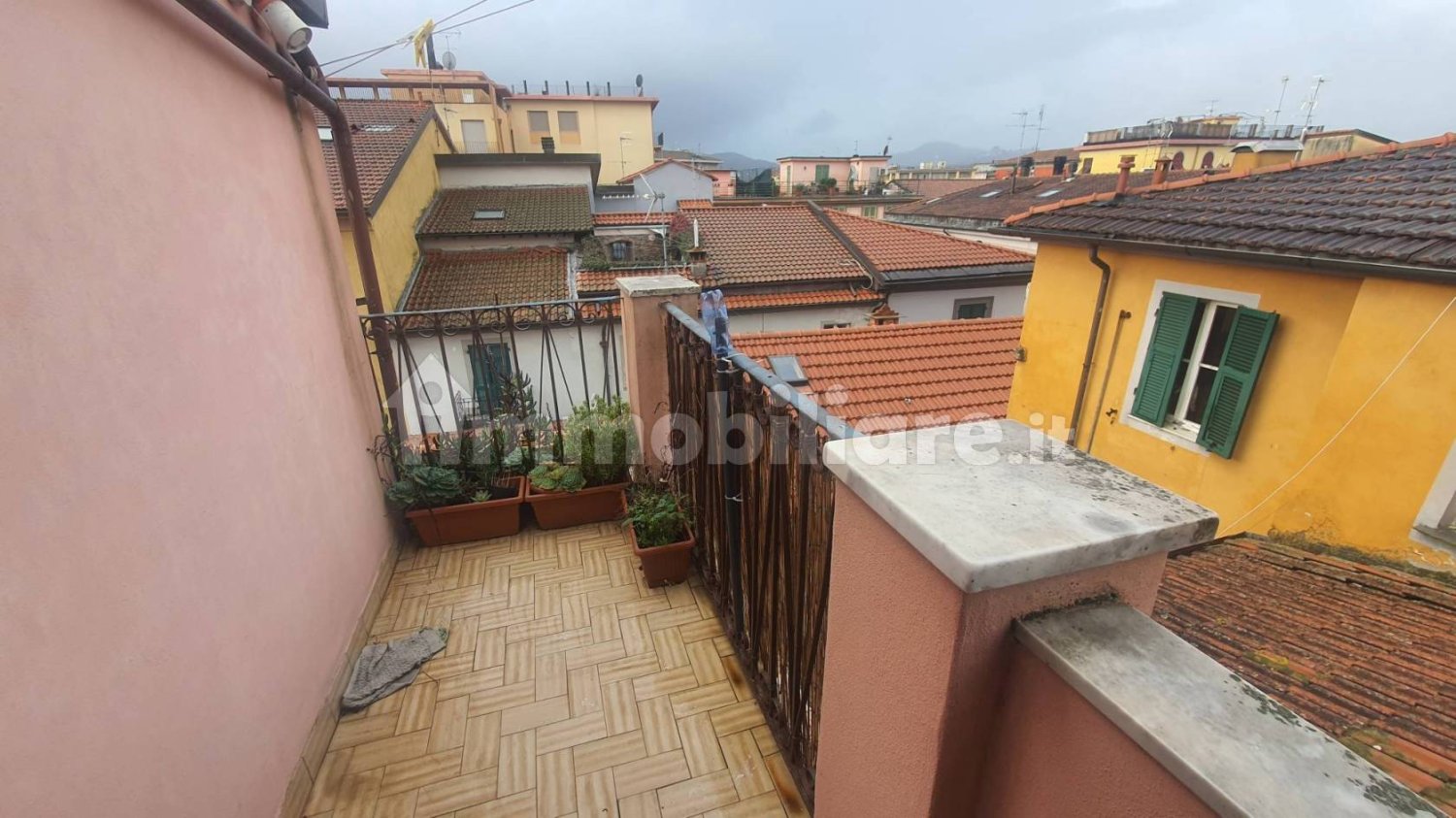 3 bedrooms Apartment in Sarzana, Italy No. 223150