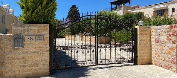 5 bedrooms House in Pegeia, Cyprus No. 9822 4