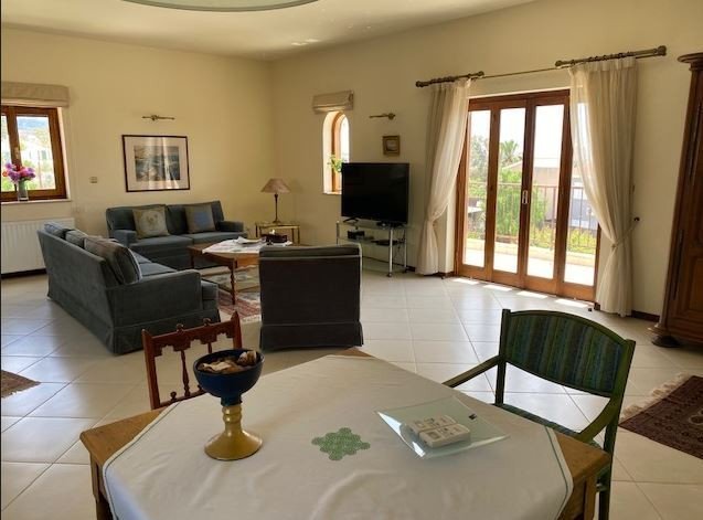 5 bedrooms House in Pegeia, Cyprus No. 9822