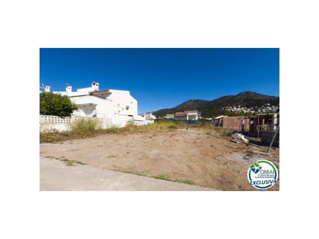 400m² Land in Roses, Spain No. 196316