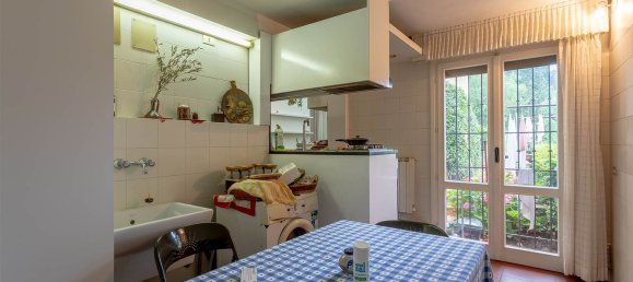 7 rooms House in Calenzano, Italy No. 181969 9