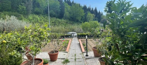 7 rooms House in Calenzano, Italy No. 181969 4