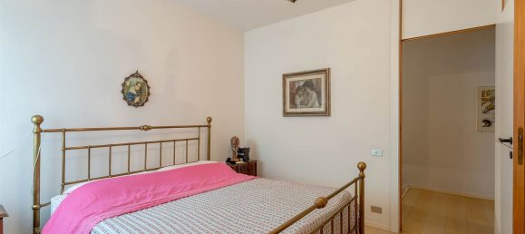 7 rooms House in Calenzano, Italy No. 181969 21