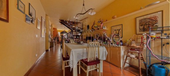 4 bedrooms House in Correggio, Italy No. 374530 4