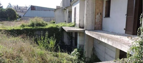 5 rooms House in Umbertide, Italy No. 20290 27