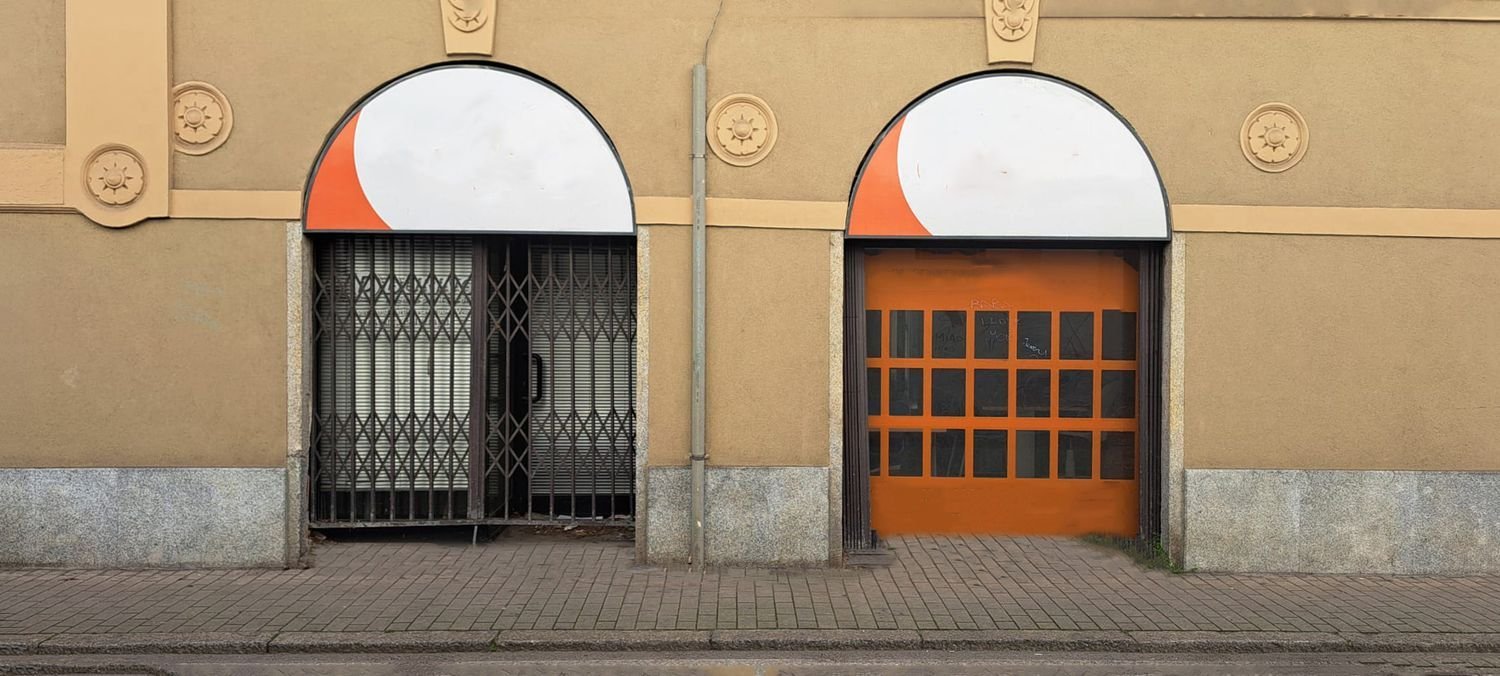 Gewerbliche Immobilie in Monza, Italy 125m², Nr. 10906