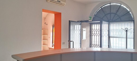 Gewerbliche Immobilie in Monza, Italy 125m², Nr. 10906 8