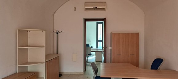 Gewerbliche Immobilie in Monza, Italy 125m², Nr. 10906 10