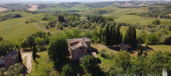 4 bedrooms House in Asciano, Italy No. 57199 35