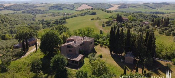 4 bedrooms House in Asciano, Italy No. 57199 31