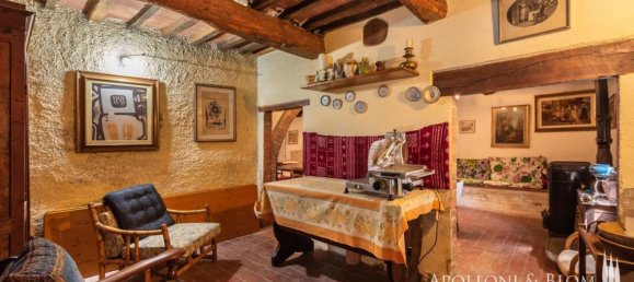 4 bedrooms House in Asciano, Italy No. 57199 12