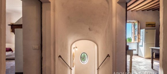 4 bedrooms House in Asciano, Italy No. 57199 6