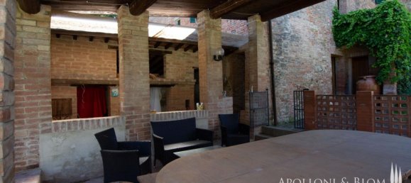 4 bedrooms House in Asciano, Italy No. 57199 4