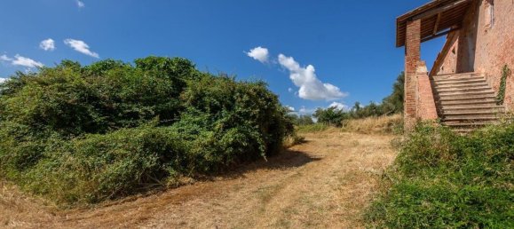 10 rooms House in Castiglione del Lago, Italy No. 58041 11