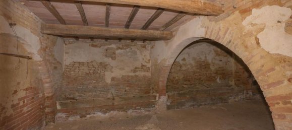 10 rooms House in Castiglione del Lago, Italy No. 58041 9