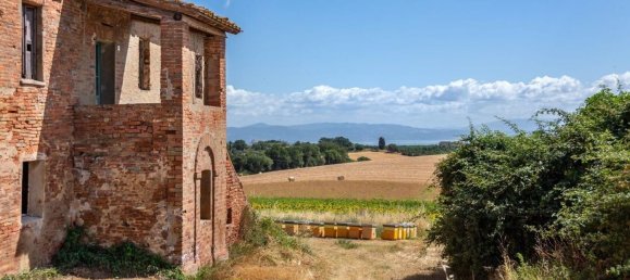 10 rooms House in Castiglione del Lago, Italy No. 58041 2