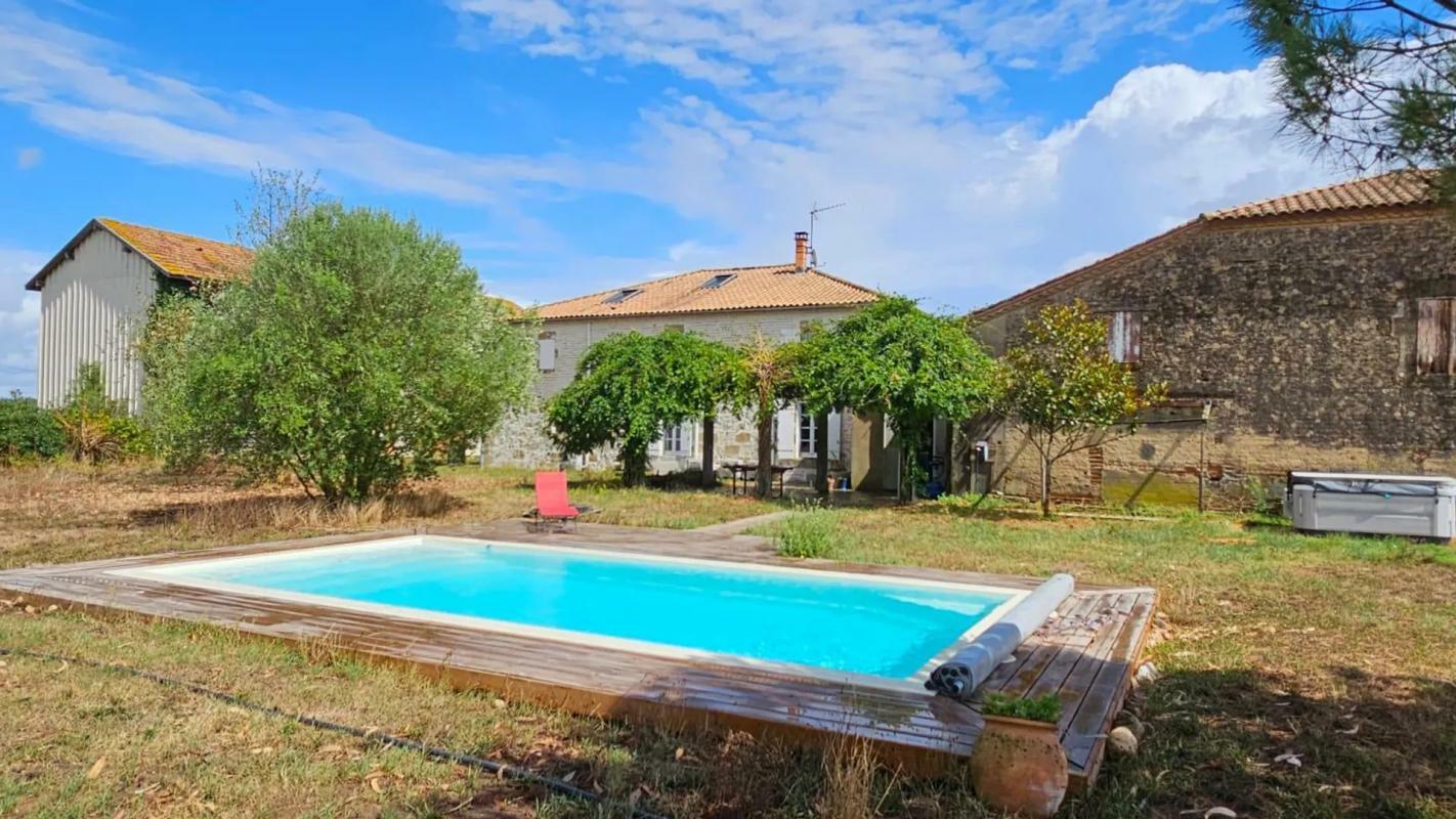 6 bedrooms House in Gontaud-de-Nogaret, France No. 361864