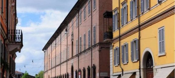3 rooms Commercial property in Modena, Italy No. 84081 3
