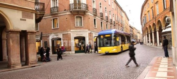 3 rooms Commercial property in Modena, Italy No. 84081 11