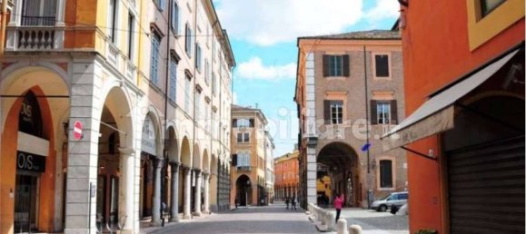 3 rooms Commercial property in Modena, Italy No. 84081 5