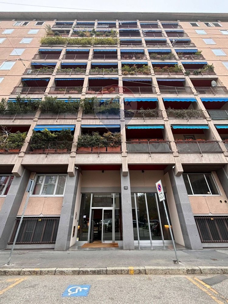  مكتب في Milan, Italy 53متر مربع رقم 243224