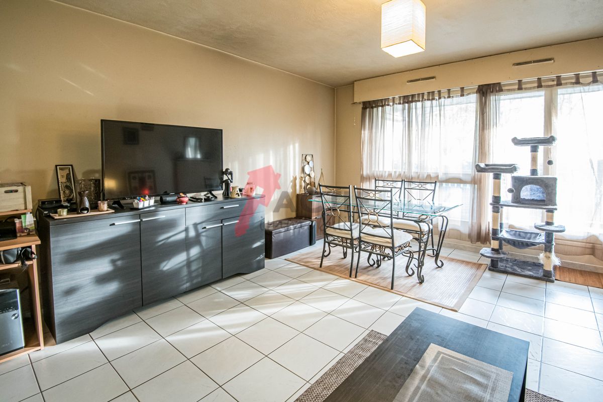 2 bedrooms Apartment in Evry, France No. 162583