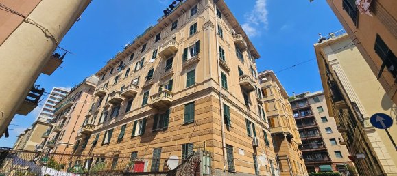 4 bedrooms Apartment in Genoa, Italy No. 347822 23