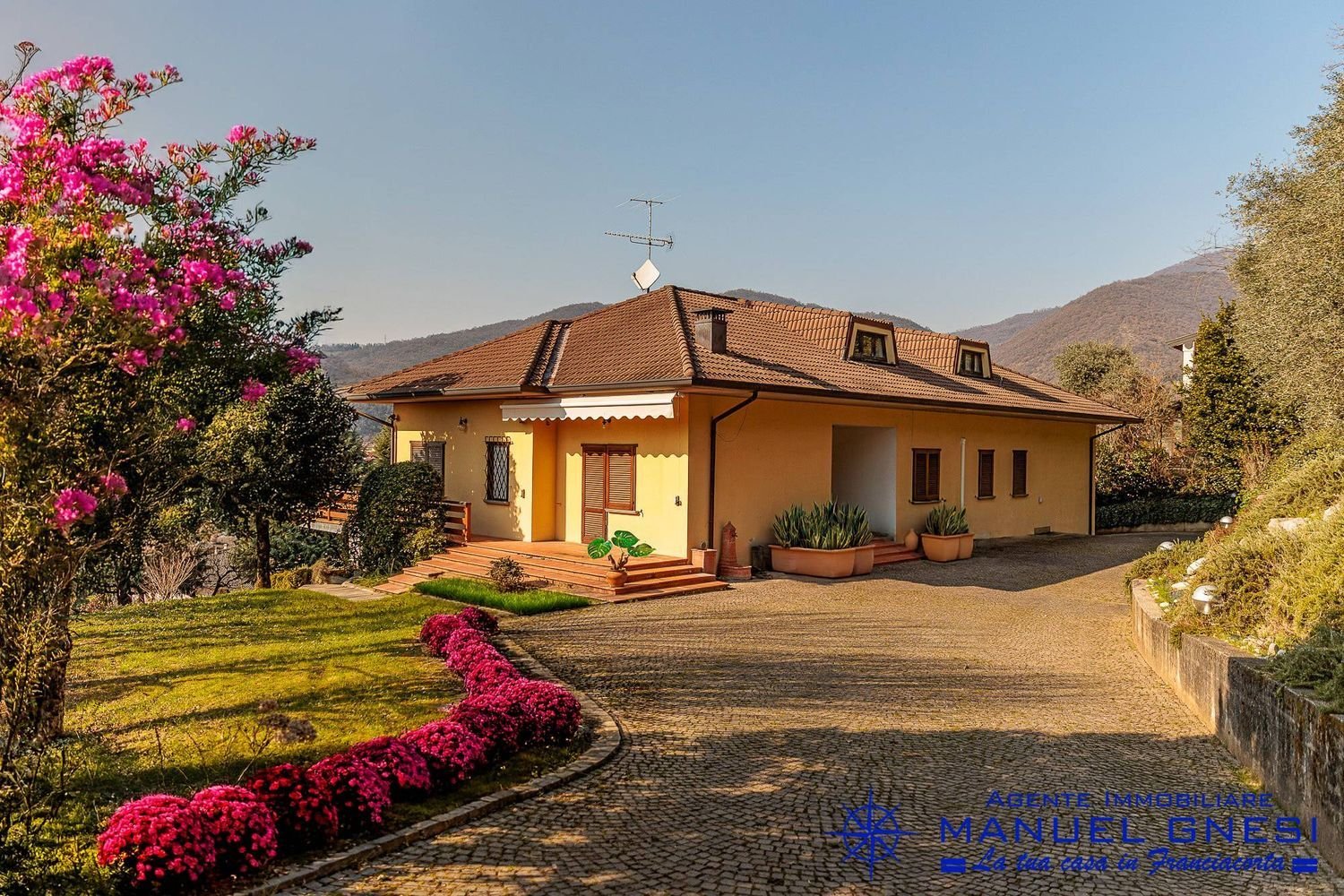 6 chambres Villa à Monticelli Brusati, Italy No. 388675