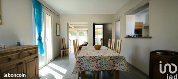 3 bedrooms Villa in Castelnau-de-Guers, France No. 198127 7