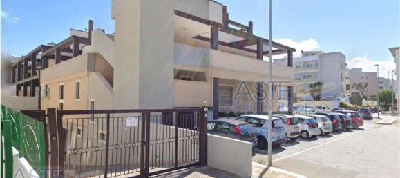 Квартира с 6 комнатами в Монополи, Италия № 278875 4