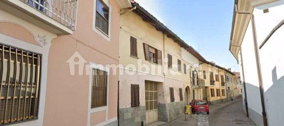 4 bedrooms Apartment in Volpiano, Italy No. 275232 3