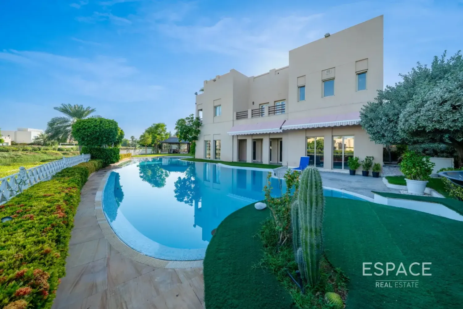 6 Schlafzimmer Villa in Meadows, UAE, Nr. 209136