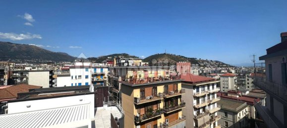 Apartamento de 2 dormitorios en Salerno, Italy No. 309250 4