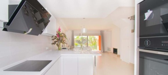 3 bedrooms Townhouse in Estepona, Spain No. 23727 13