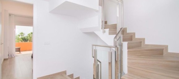 3 bedrooms Townhouse in Estepona, Spain No. 23727 21