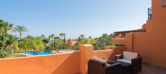 3 bedrooms Townhouse in Estepona, Spain No. 23727 23