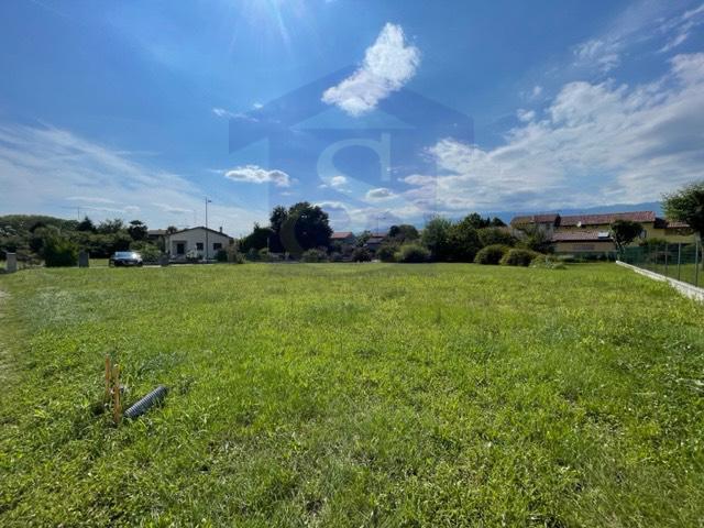 1-salle Terrain à Pordenone, Italy No. 17617