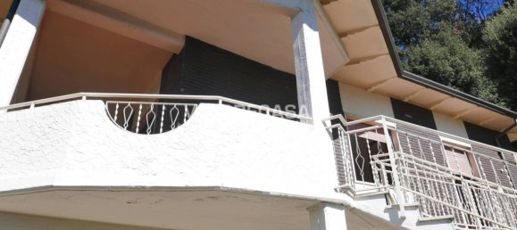 Villa de 3 dormitorios en Carrara, Italy No. 45824 4