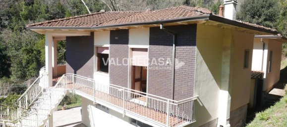 Villa de 3 dormitorios en Carrara, Italy No. 45824 2