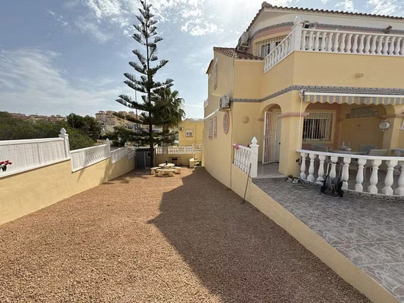 3 bedrooms House in Alicante, Spain No. 157819