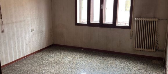 4 rooms House in Adria, Italy No. 257065 3