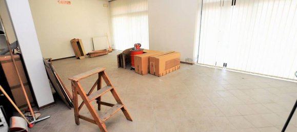 2-Zimmer Gewerbliche Immobilie in Massa e Cozzile, Italy, Nr. 71831 4