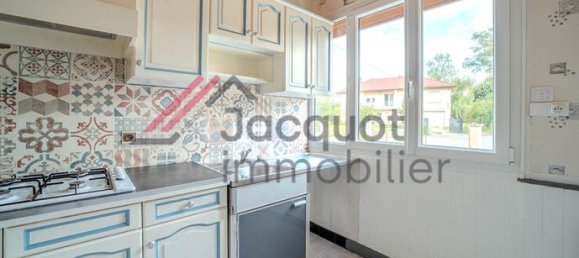 2 bedrooms Apartment in Lons-le-Saunier, France No. 315840 3