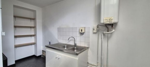 90m² Commercial property in Bethune, France No. 310745 9