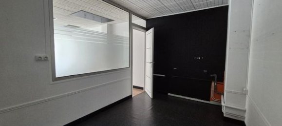 90m² Commercial property in Bethune, France No. 310745 7