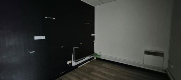 90m² Commercial property in Bethune, France No. 310745 6
