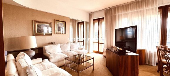 5 rooms Apartment in Florence, Italy No. 44526 3