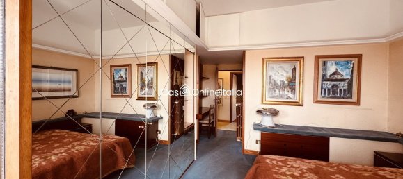 5 rooms Apartment in Florence, Italy No. 44526 12