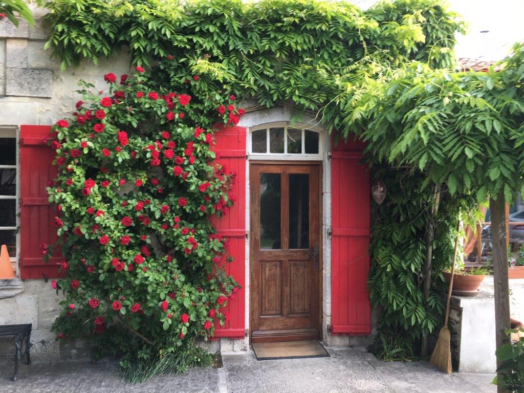 7 chambres Propriété commerciale à Poullignac, France No. 1844