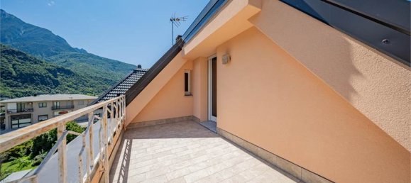 2 bedrooms Penthouse in Chiavenna, Italy No. 297178 16